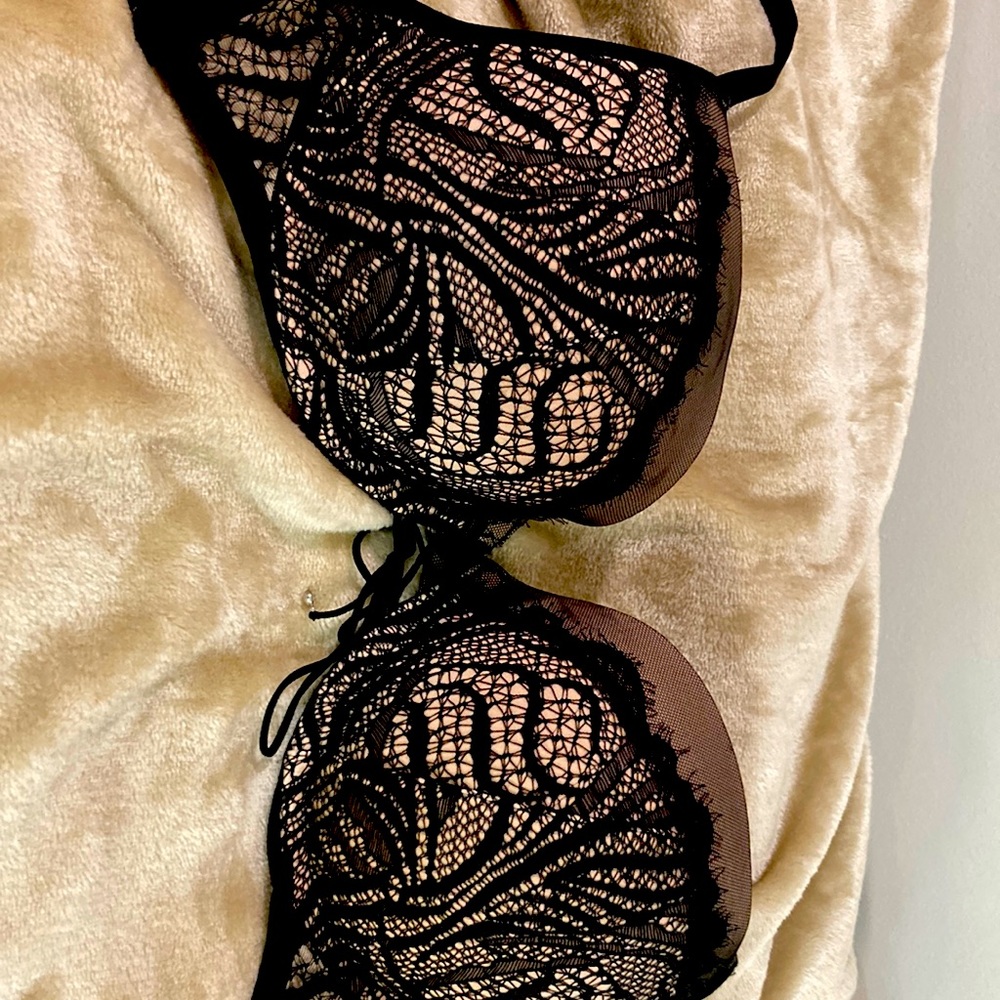 Black lace VS push up padded bra 32D